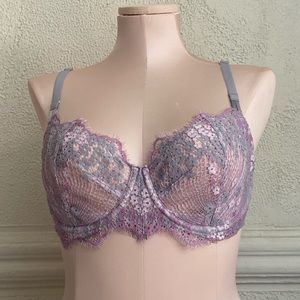 Victoria’s Secret Lace Pastel Bra 34DD 🦄
